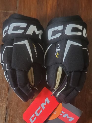New CCM As-v pro Gloves 9"