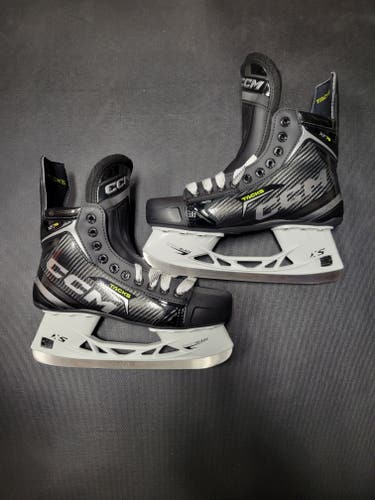 New Mutiple Size Senior CCM Tacks XF70 Hockey Skates Regular Width