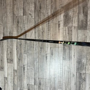 New Senior CCM Right Handed P28M Pro Stock JetSpeed FT5 Pro Hockey Stick