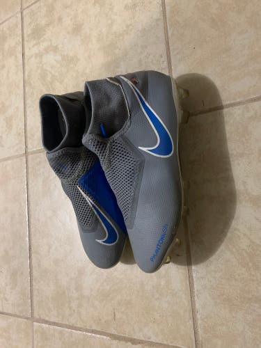 Nike Phantom VSN Soccer Cleats