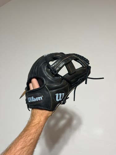 Wilson a2000 el3 11.75 baseball glove