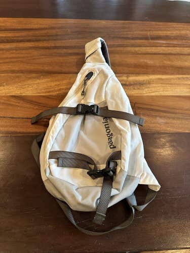 Patagonia Atom Sling Bag Backpack Shoulder Off White Grey
