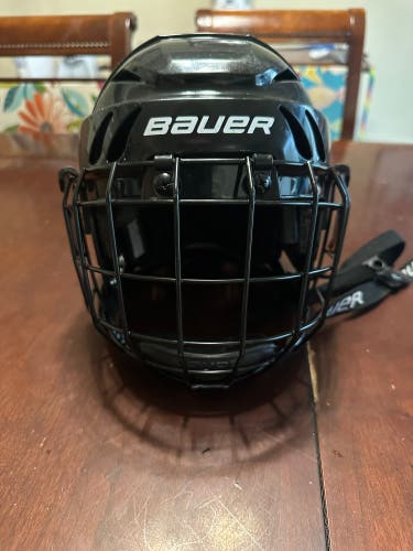 Bauer Youth Hockey Helmet - Size M10