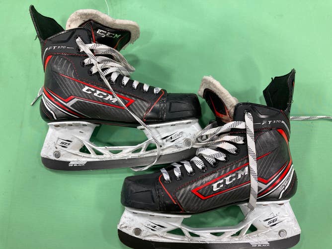 Used Intermediate CCM JetSpeed FT370 Hockey Skates Regular Width Size 5.5