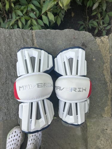 New Adult Maverik Max Arm Pads Team Issued