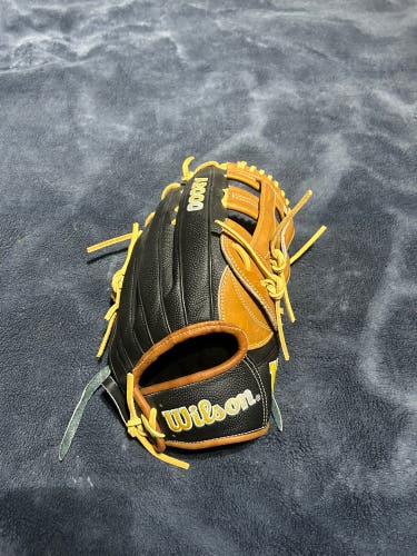 New Outfield 12.75" A2000 Baseball Glove