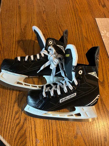 NEW Bauer Supreme S140 hockey skates