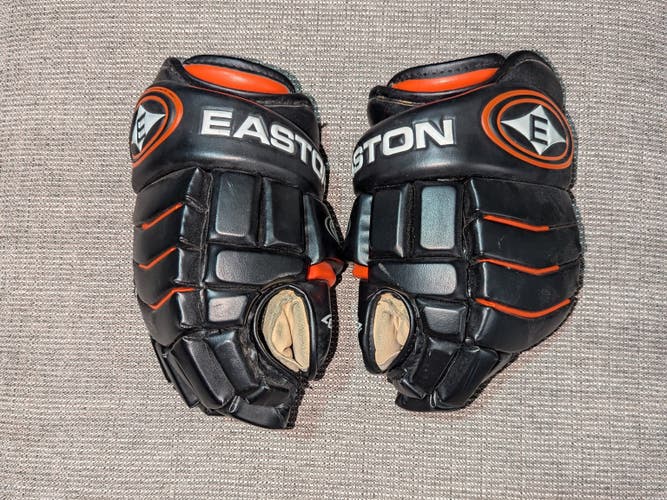 13" Easton Synergy Gloves