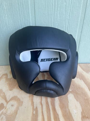 Used Revgear Boxing Headgear with Cheek & Chin Protection. Adult M, Youth L. Black. A R2 S2 L2