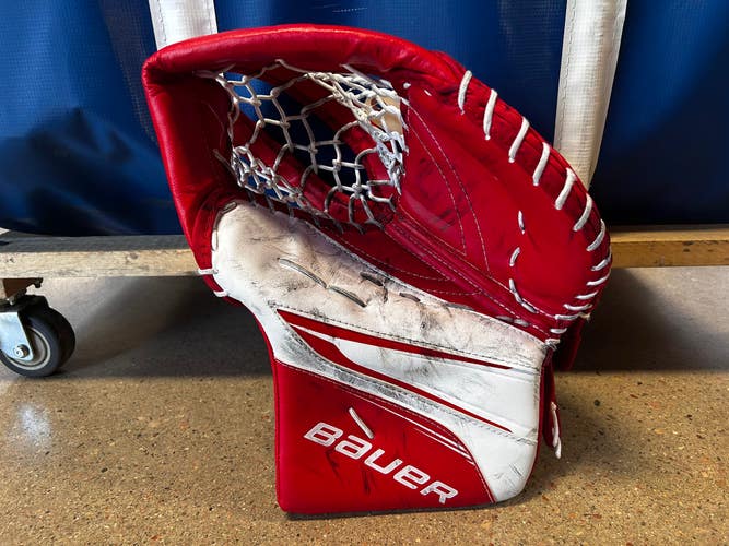 Red Used Intermediate Bauer Vapor X5 Pro Goalie Glove Regular