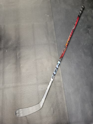 New Senior CCM Jetspeed FT7 pro Right Handed Hockey Stick P28 75 flex