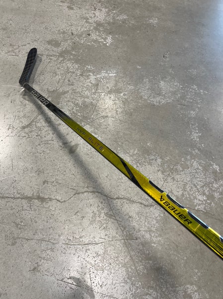 Used Senior Bauer Vapor Hyperlite 2 Hockey Stick Right Handed P92M Pro Stock 87 Flex HYP2-63B