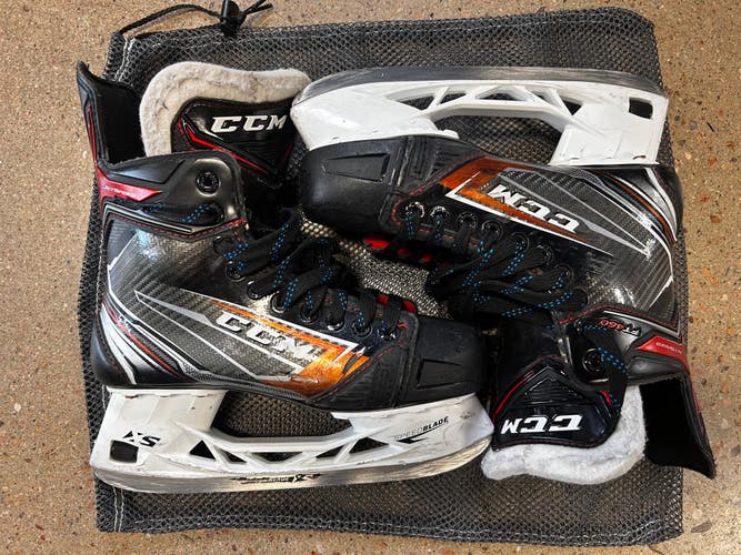 Used Intermediate CCM JetSpeed FT460 Hockey Skates Regular Width 6