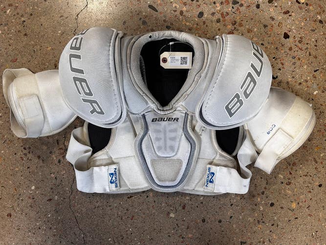 Used Small Senior Bauer Nexus 600 Shoulder Pads