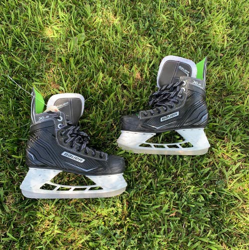 Used Intermediate Bauer XLS Hockey Skates Regular Width Size 5