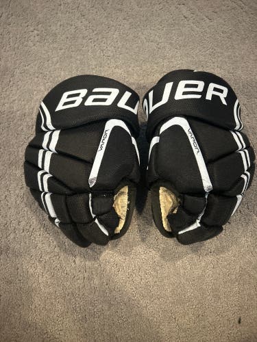 Used  Bauer 10" Vapor X3.0 Gloves