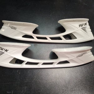New Bauer Tuuk lightspeed edge 296 mm Pair