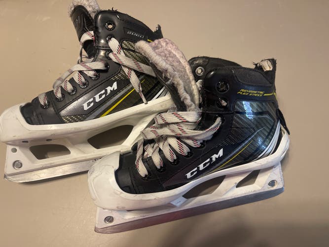 Used Junior CCM Regular Width Size 3 Tacks 9060 Hockey Goalie Skates