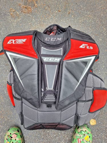 Used Medium CCM Extreme Flex Shield E2.9 Goalie Chest Protector