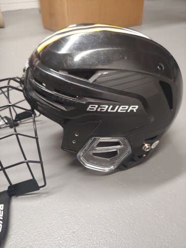 Used Small Bauer Re-Akt 85 Helmet