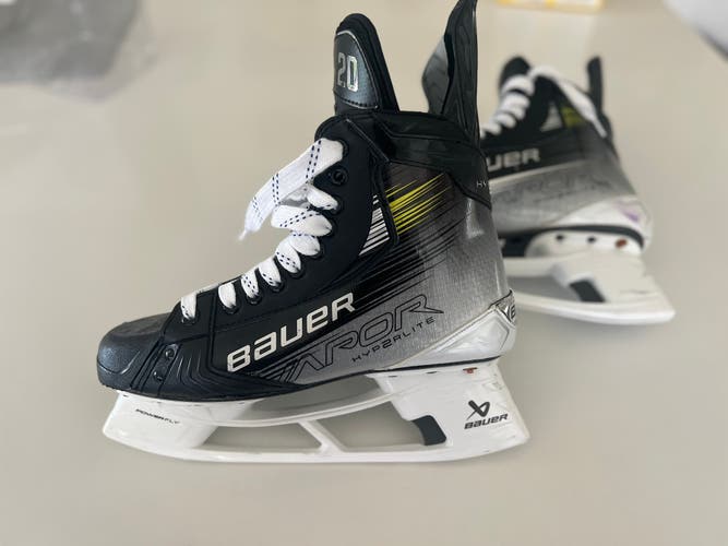 Bauer Hyperlite 2 Pro Stock 8.5 Skates