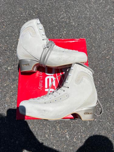 Used EDEA Ice Fly Figure Skates | Size 265 B