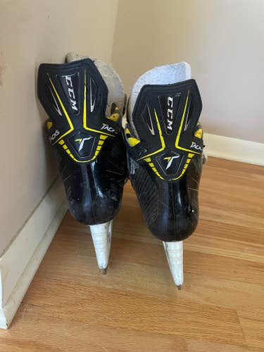 Used Senior CCM Tacks Hockey Skates 8
