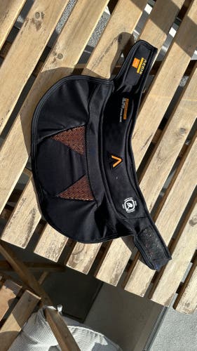 Aegis INTERCEPTOR G hockey goalie neck guard