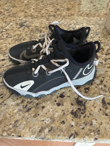 Black Used Youth Unisex Nike Shoes