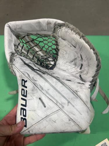 White Used Intermediate Bauer Vapor 3X Goalie Glove Regular