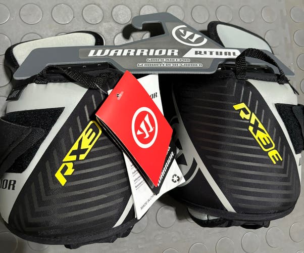 Junior Hockey Goalie Knee Guards - Warrior Ritual X3