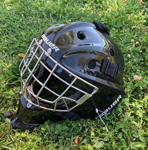 Black Used Senior Bauer 940x Goalie Mask