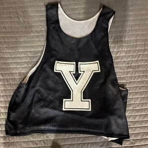 Yale lacrosse pinny