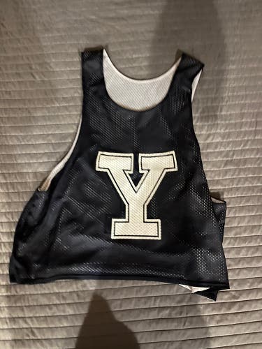 Yale lacrosse pinny