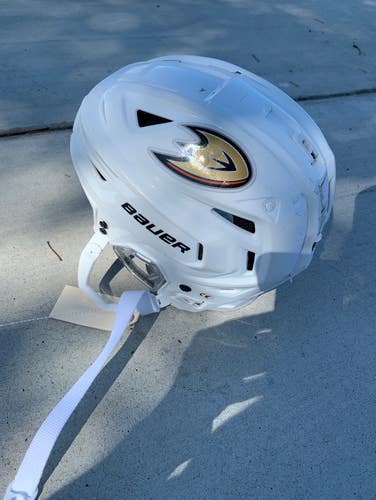 Used Small Bauer Re-Akt 150 Helmet