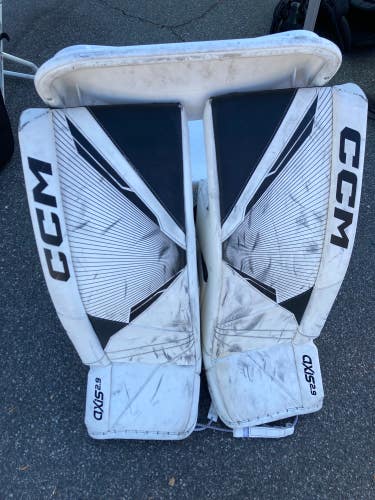 Used 31" Intermediate CCM Axis 2.9 Goalie Leg Pads