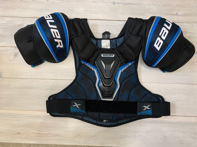 Used Large Bauer bauer x Shoulder Pads