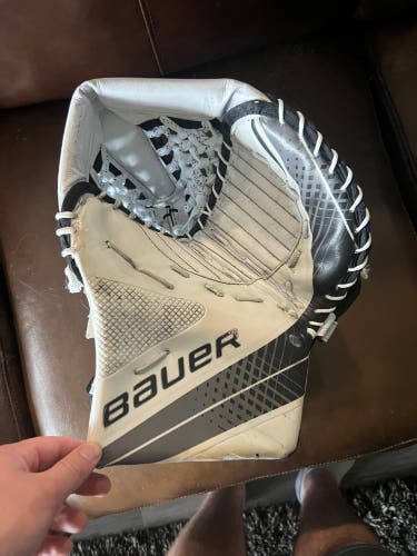 Bauer Vapor X900 Glove