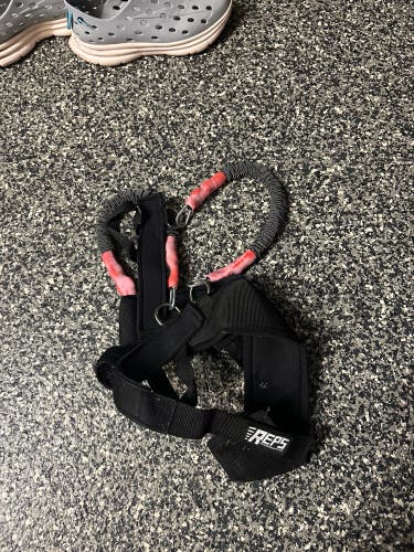 Reps faceoff belt