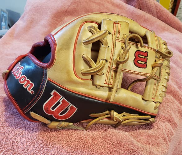 Used Wilson Right Hand Throw Infield DP15 A2000 Baseball Glove 11.5"