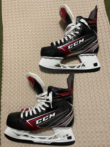 Used Senior CCM Regular Width   8 JetSpeed Control Hockey Skates