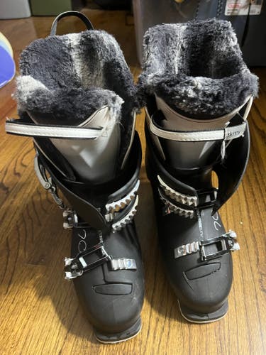 Used Women's Rossignol Pure 70 size 26.5 Ski Boots Medium Flex