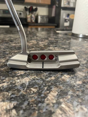 Used Men's Blade Right Handed 35" Select Newport 2.5 Putter
