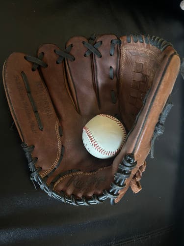 Used  Left Hand Throw 12.5" RBG36T Baseball Glove