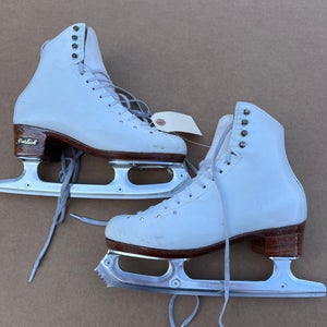 Used Harlick Figure Skates | Size 6.5 A toe - AA heel
