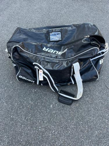 Bauer Wheeled Jr. Bag