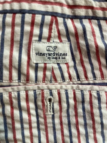Vineyard Vines seersucker shorts size 14