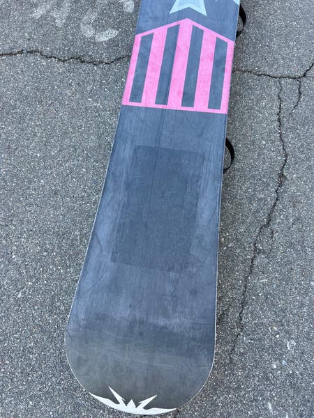 Used Lamar Tripper Snowboard | 154cm | SidelineSwap | Buy and Sell