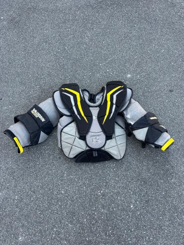 Used Senior Small Vaughn Velocity V7 XF Pro Carbon Goalie Chest Protector