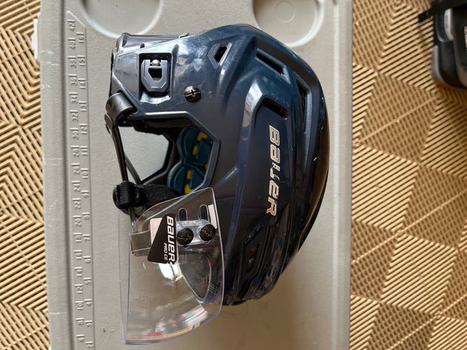 Bauer reakt 150 hockey helmet